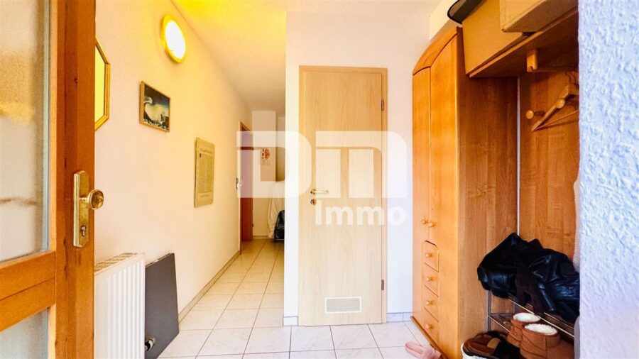 Einfamilienhaus mit Einliegerwohnung in Traumlage mit Terrasse, Naturgarten und Garage - Souterrain separater Zugang